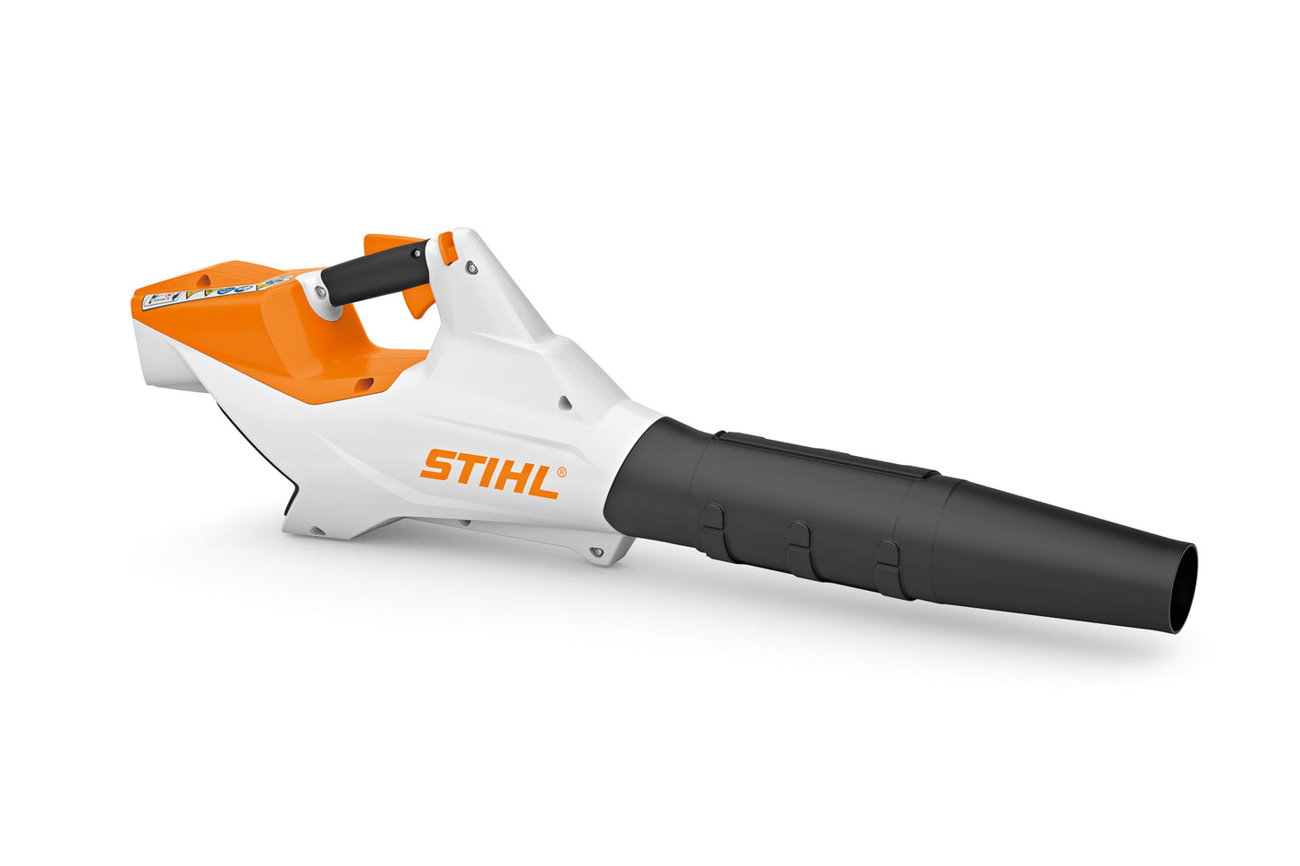 Utilizzo del soffiatore a batteria STIHL BGA 86 in giardino
