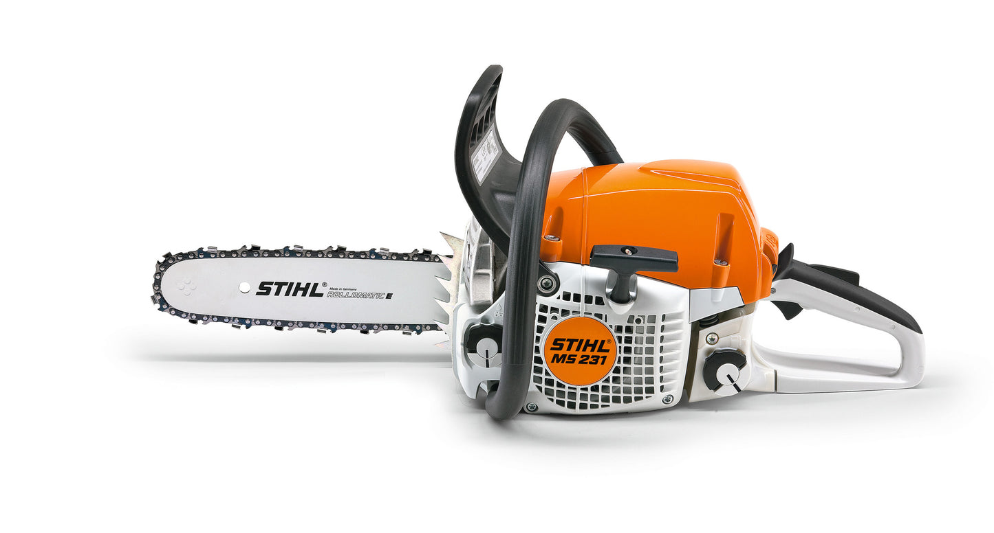 Dettaglio ravvicinato della barra e catena STIHL MS 231