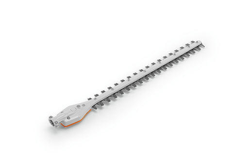 Accessorio tagliasiepi STIHL HL 0° montato su un decespugliatore