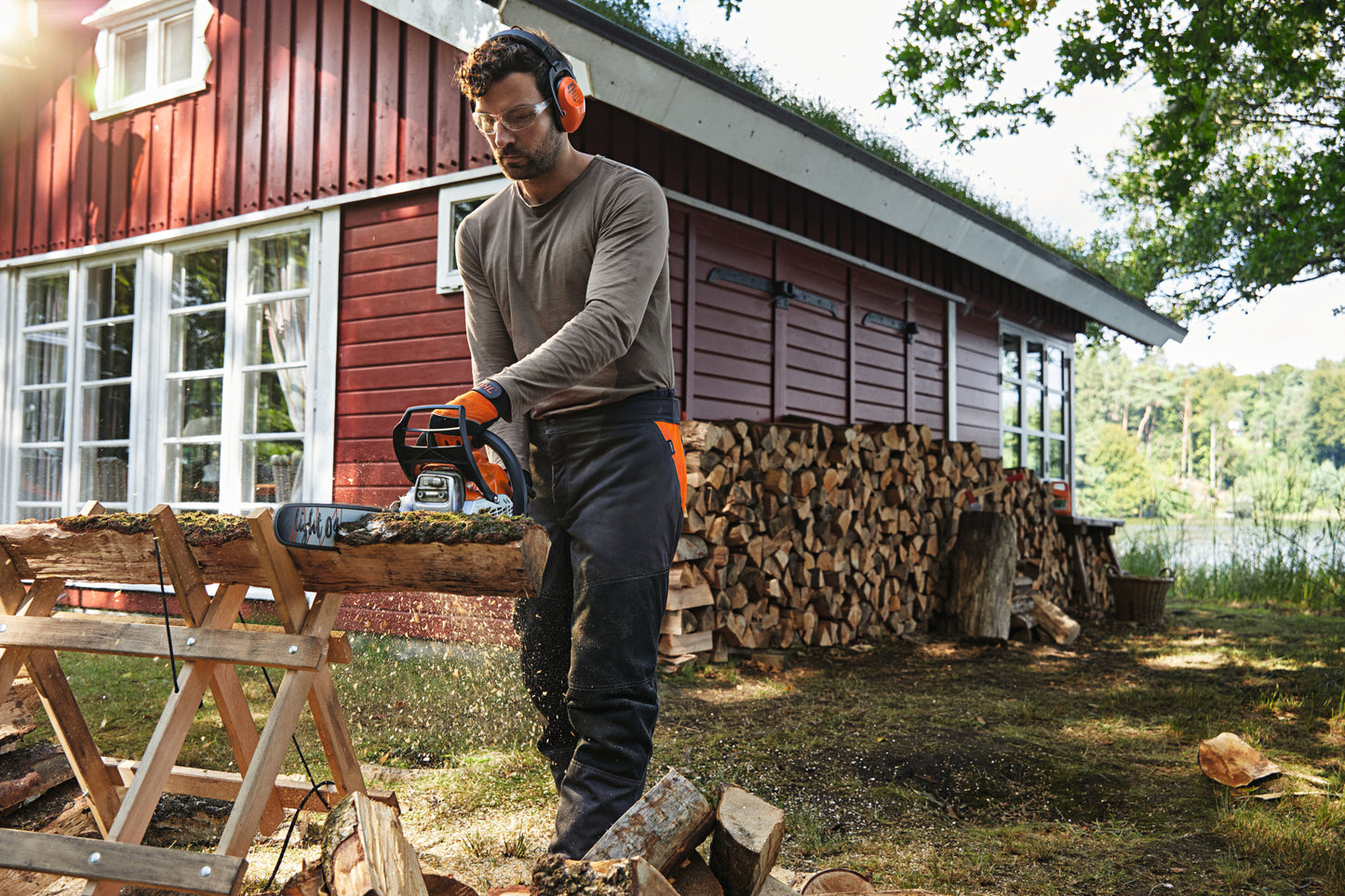 Primo piano del motore della motosega STIHL MS 182