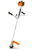 Decespugliatore STIHL FS 411 C-EM in azione, dettaglio del manico e sistema di taglio