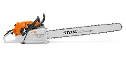 Vista laterale della motosega STIHL MS 881 in ambiente naturale