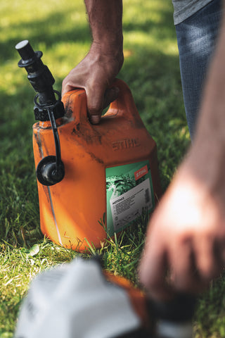 Tanica di Motomix Stihl, miscela pronta per motori a 2 e 4 tempi
