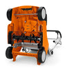 Dettaglio delle ruote dell'arieggiatore RL 540 di Stihl