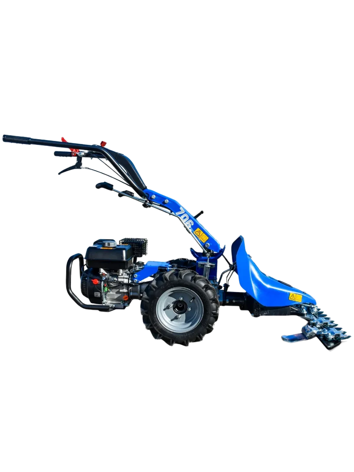 Motocoltivatore BCS SmartSafe 706 equipaggiato con motore potente e attrezzi anteriori per lavori agricoli.