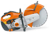 Troncatrice STIHL TS 420 in azione su un cantiere edile