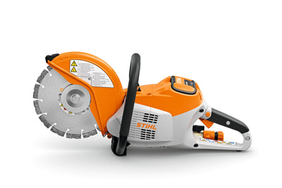 Dettaglio impugnatura ergonomica della troncatrice STIHL TSA 230