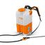 Vista frontale dell'atomizzatore a batteria STIHL SGA 85 con serbatoio trasparente