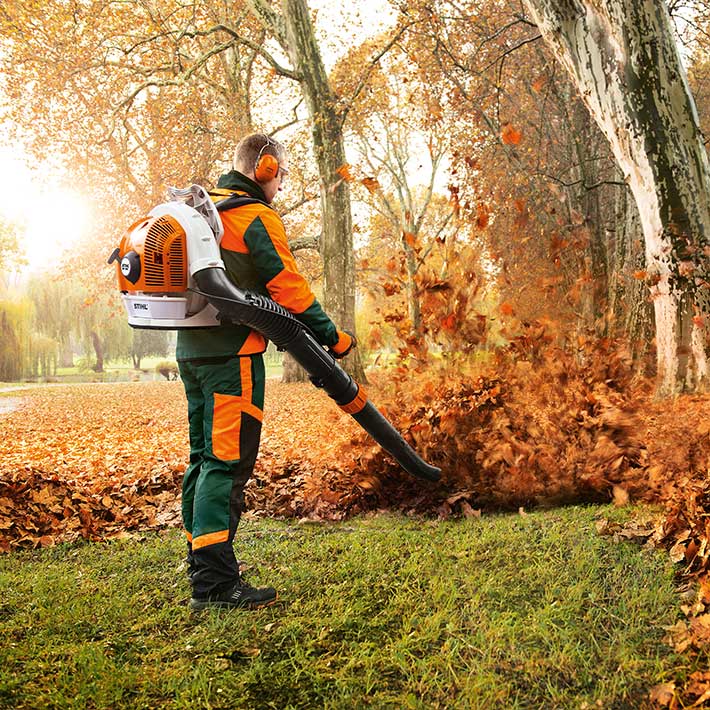 Dettaglio del motore 4-MIX del soffiatore spalleggiato STIHL BR 700