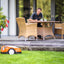 Dettaglio sul display LCD del Robot Tosaerba Stihl RMI 422 P, sottolineando l'interfaccia user-friendly