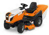 Primo piano del sedile regolabile del trattorino STIHL RT 6112 ZL