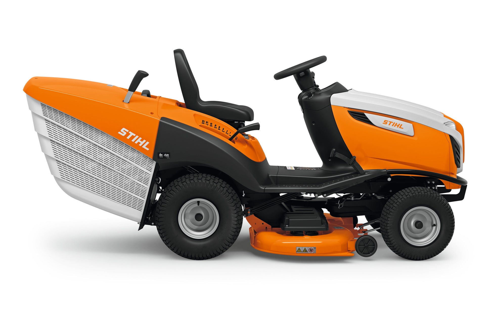 Immagine del trattorino STIHL RT 6112 ZL durante il lavoro