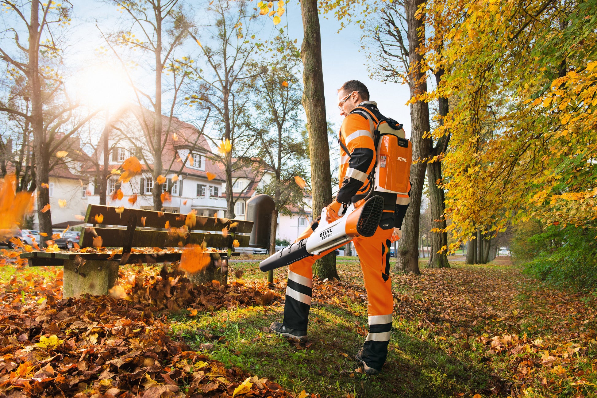 Soffiatore a batteria STIHL BGA 100 con accessorio cinghia