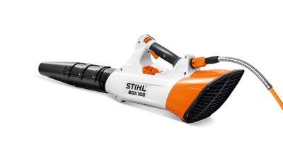 Dettaglio del soffiatore a batteria STIHL BGA 100 con tubo regolabile