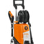 Idropulitrice STIHL RE 120 PLUS in azione su pavimentazione