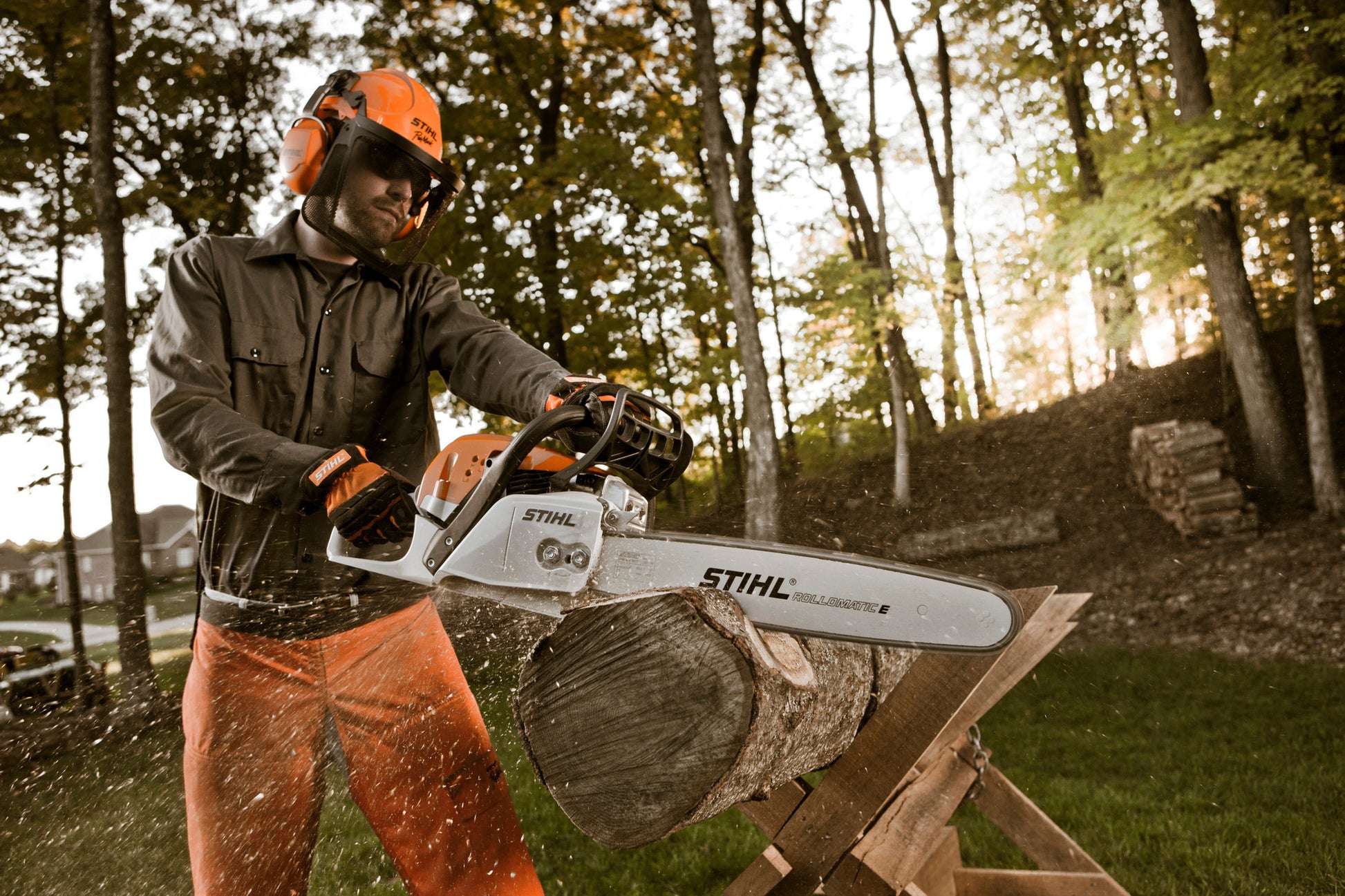 Motosega STIHL MS 291 con catena in primo piano