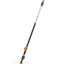 Potatore STIHL HTA 135 in azione su un albero
